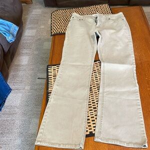 Ladies boot cut jeans. Size 6